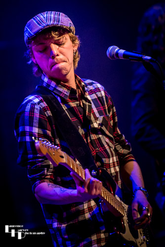Dan Spellman on lead vocals & rhythm guitar