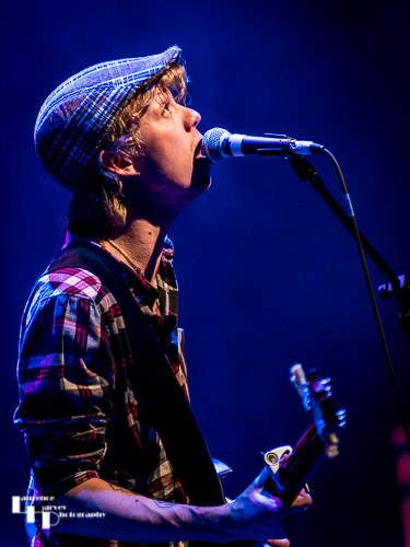 Dan Spellman on lead vocals & rhythm guitar