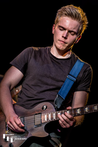 Charlie Richards on lead guitar