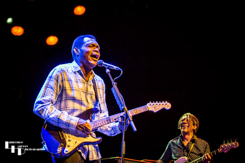 Robert Cray on vocals & guitar