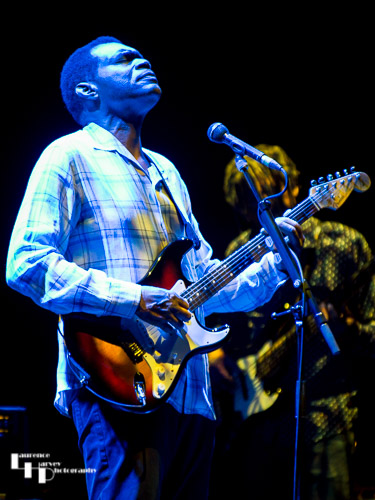 Robert Cray on vocals & guitar