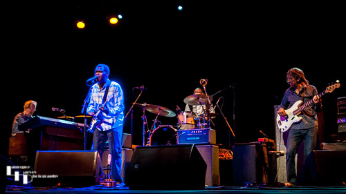 Robert Cray & his band on stage at G Live, with Terence Clark on drums, Richard Cousins on bass & Dover Weinberg on keys