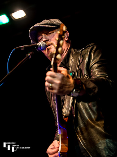 Steve Birkett on lead guitar