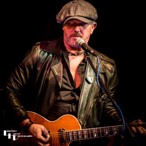 Steve Birkett on lead guitar