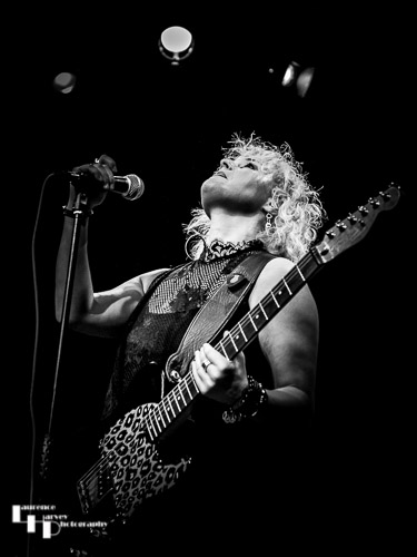Rebecca Downes on vocals & guitar