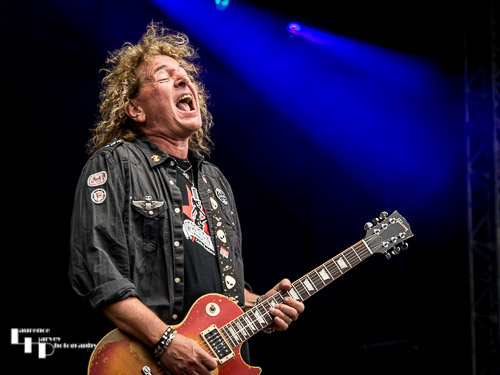 Y&T: Dave Meniketti on vocals & guitar