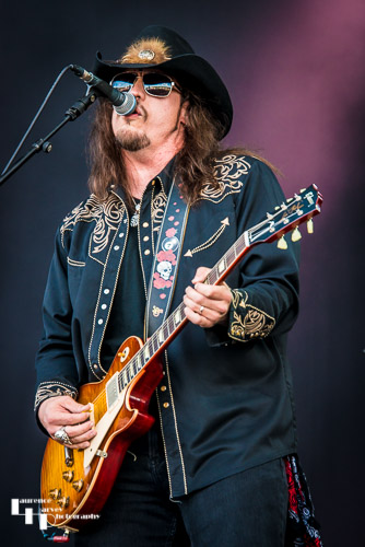 Supersonic Blues Machine: Lance Lopez on vocals & guitar
