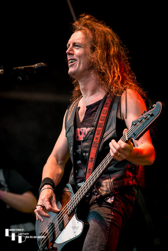 Saxon: Nibbs Carter on bass
