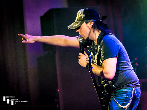 Rich Moss on vocals & backing guitar