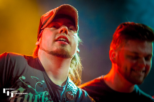 Rich Moss on vocals & backing guitar