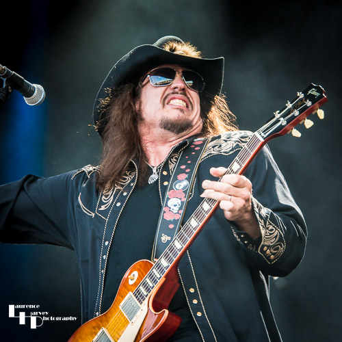 Supersonic Blues Machine: Lance Lopez on vocals & guitar