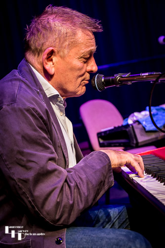 Geraint Watkins on vocals & keys