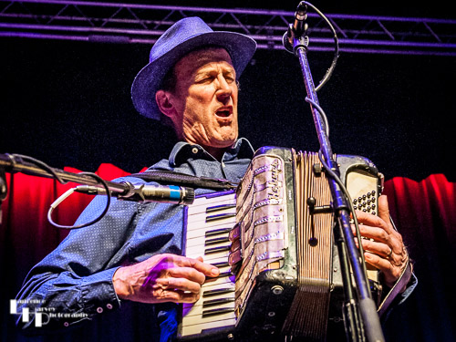 Charlie Hart on vocals & accordion