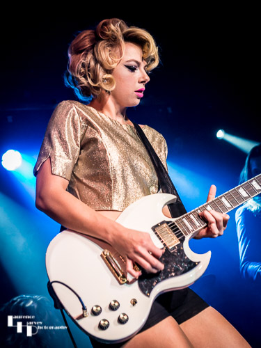 Samantha Fish on vocals & guitar