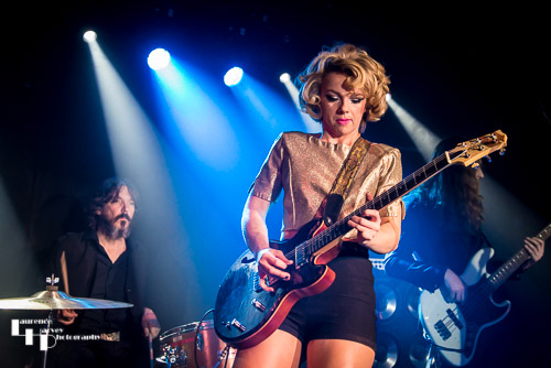 Samantha Fish on vocals & guitar, Ken Tudrick on drums