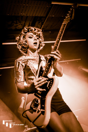 Samantha Fish on vocals & guitar