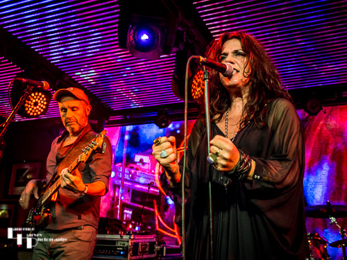 Sari Schorr on vocals & Kevin Jeffries on bass