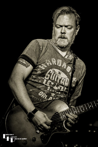 Jamie Peters on guitar