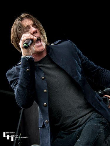 Toseland: James Toseland on vocals