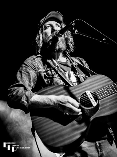 Ruarri Joseph on guitar & vocals