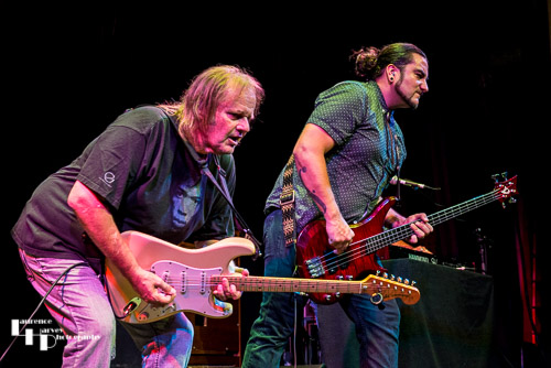 Walter Trout on vocals & guitar, Danny Avila on bass