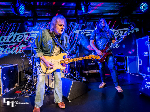 Walter Trout on vocals & guitar