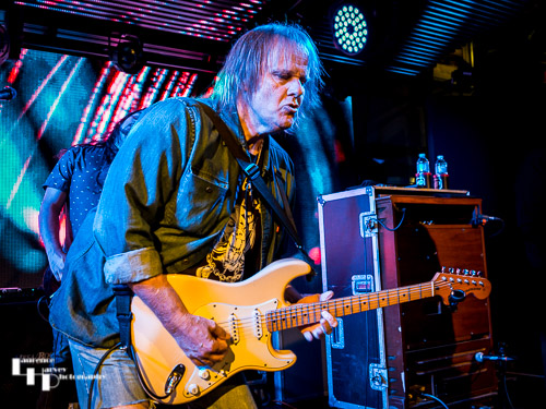 Walter Trout on vocals & guitar