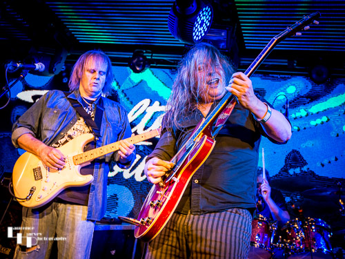 Walter Trout & guest Innes Sibun on stage at Under The Bridge