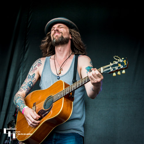 Xander & The Peace Pirates: Stuart Xander on guitar