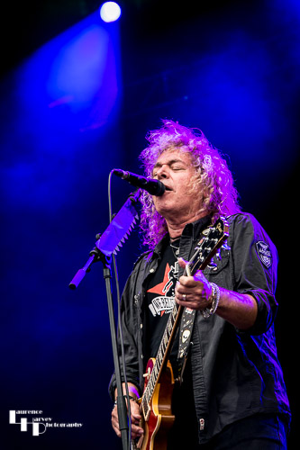 Y&T: Dave Meniketti on vocals & guitar