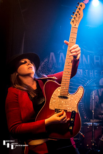 Laurie Buchanan on guitar