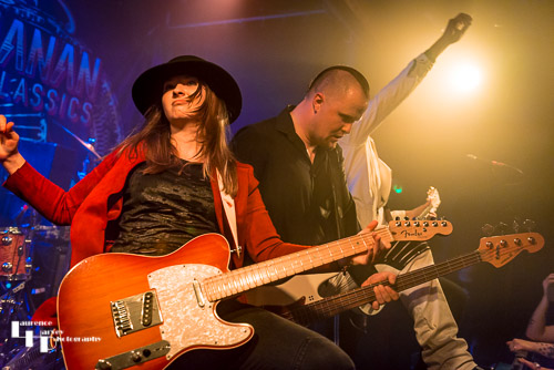 Laurie Buchanan on guitar & Mart Trail on bass
