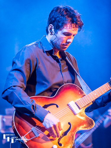 Aynsley Lister on vocals & guitar