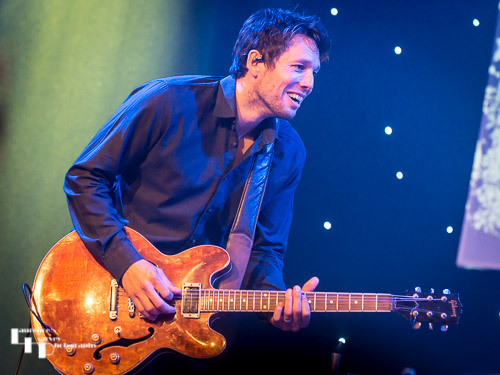 Aynsley Lister on vocals & guitar