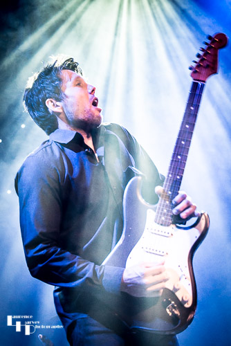 Aynsley Lister on vocals & guitar