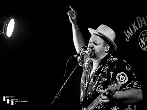 Big Boy Bloater on guitar & vocals