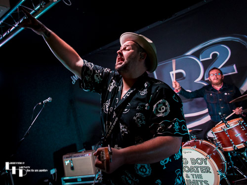 Big Boy Bloater on guitar & vocals