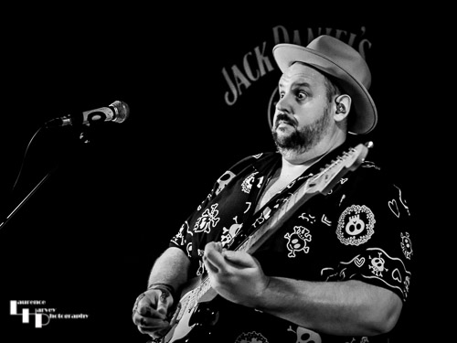 Big Boy Bloater on guitar & vocals