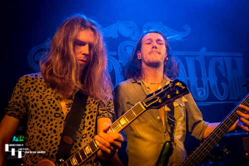Rob Glendinning on lead guitar & Michael Bailey on bass