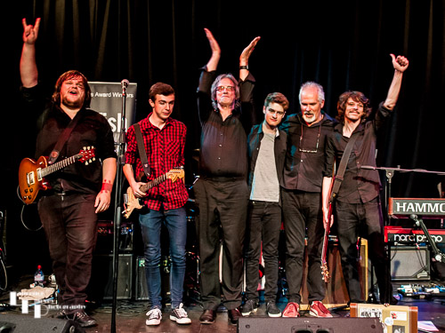 Catfish and guests Ben White & Cameron Evans take their bows