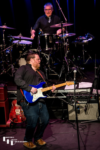 Danny Bryant on guitar & Dave Raeburn on drums