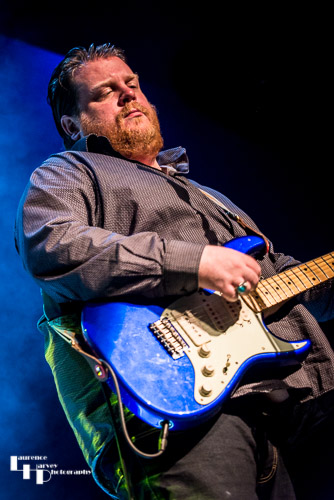 Danny Bryant on guitar & vocals