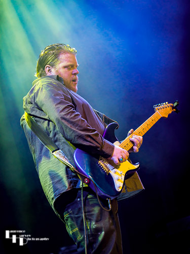 Danny Bryant on guitar & vocals