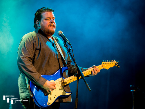 Danny Bryant on guitar & vocals