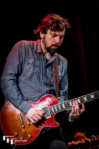 Iago Banet on guitar