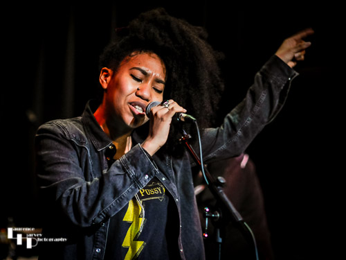 Dre Smith on vocals