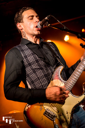 Dan Patlansky on vocals & guitar