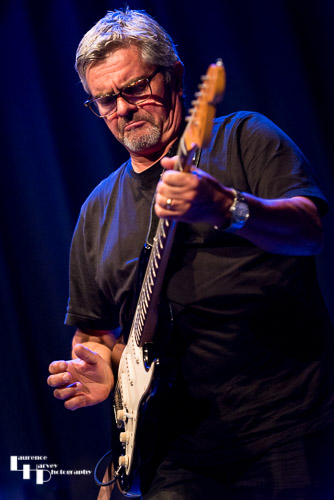 Hugh Gregory on guitar