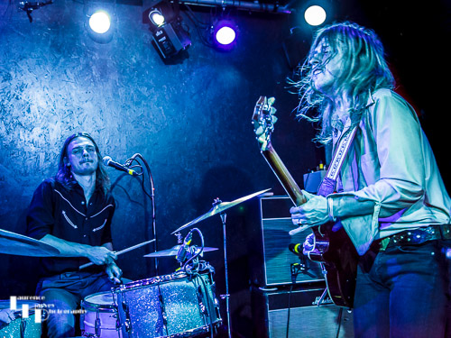 Pablo van de Poel on vocals & guitar, Luka van de Poel on drums