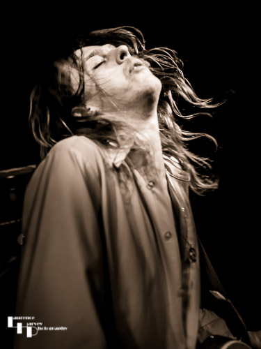 Pablo van de Poel on vocals & guitar